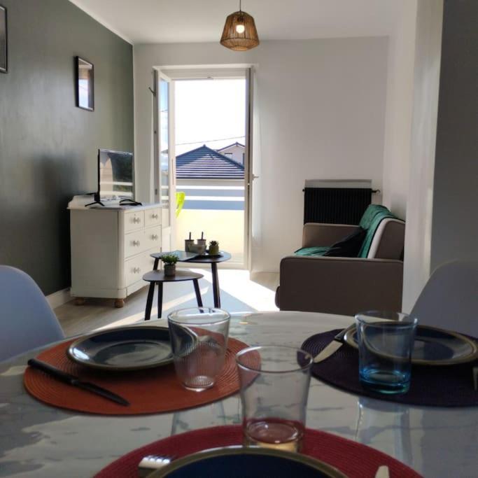 Appartement Verdoyant Au Bord Du Lac Leman Entre Evian Et Thonon Dans Une Villa Publier Екстериор снимка