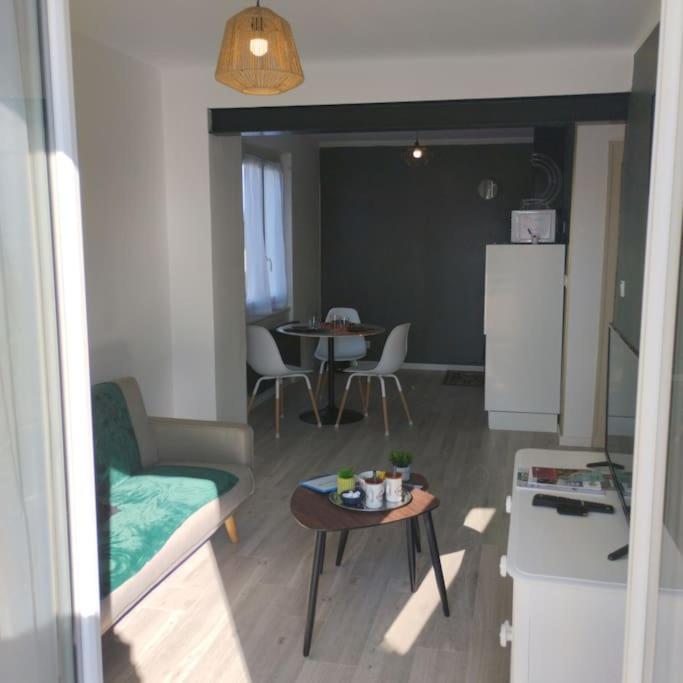Appartement Verdoyant Au Bord Du Lac Leman Entre Evian Et Thonon Dans Une Villa Publier Екстериор снимка
