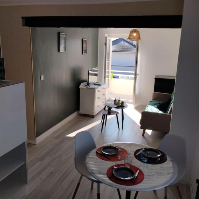 Appartement Verdoyant Au Bord Du Lac Leman Entre Evian Et Thonon Dans Une Villa Publier Екстериор снимка