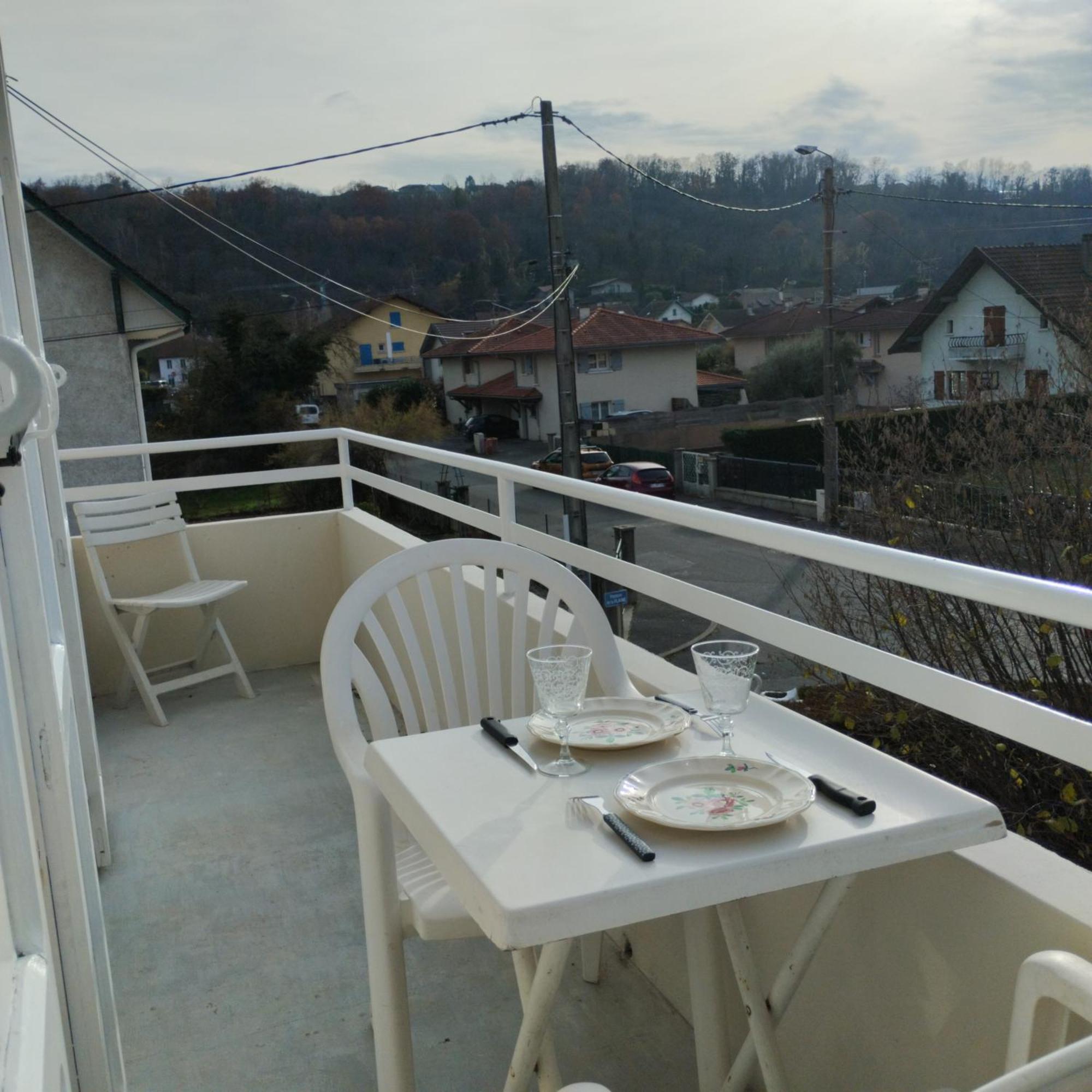 Appartement Verdoyant Au Bord Du Lac Leman Entre Evian Et Thonon Dans Une Villa Publier Екстериор снимка